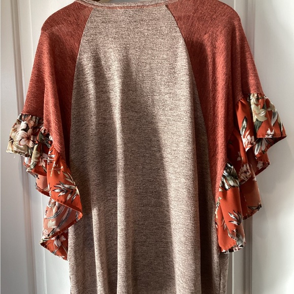 She & sky bohemian flutter sleeve top - Picture 8 of 9